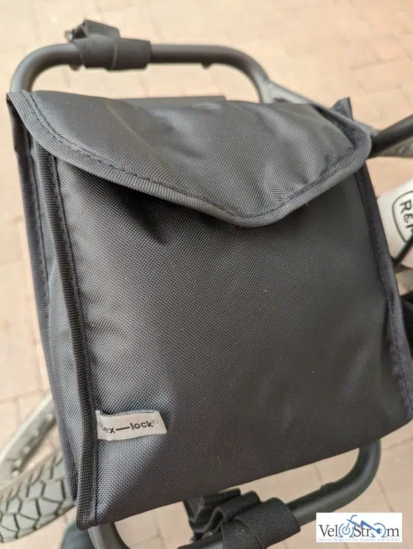 schwarze texlock Tasche auf Gepäckträger im VeloStrom Test